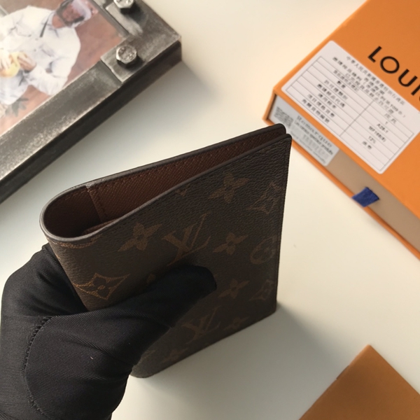 LVコピーウォレット背面デザイン